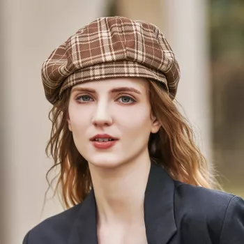 Plaid Winter Beret Style Guide: Warm, Versatile Fit Tips
